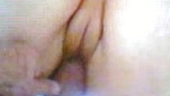Мръсницата със силиконови устни глътна porno s lelki изцяло члена.