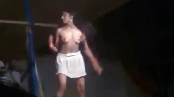 Perepala възможност да порно с баби откъсне похотливи курви .