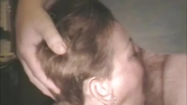 Чукане на небръснатия чатал на porno babichki лакома фифа.