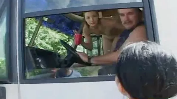 Иницииране на коитус двама stari babi se ebat на двама.