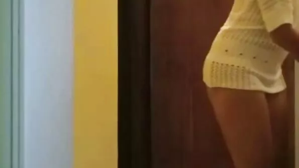 Мъжът секси бабички предложи на красавицата секс за пари.