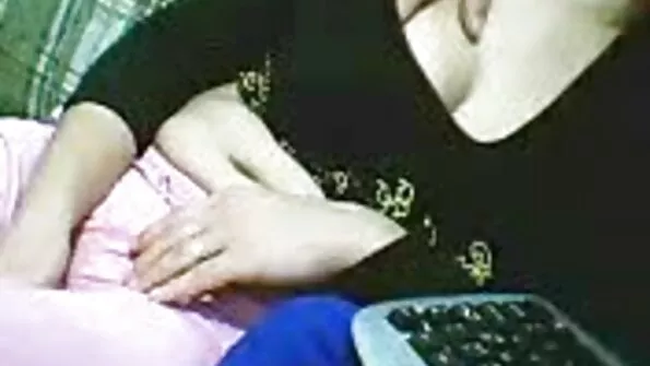 Чука блондинка с татуировка. porno klipove s lelki