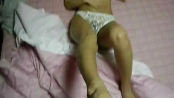 Изправен porno babi член откъсна две атлетични съседки Меган и Рейчъл .