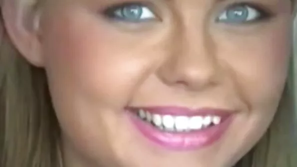 Сперматозоидите се стичат върху яйцата. seksi lelki