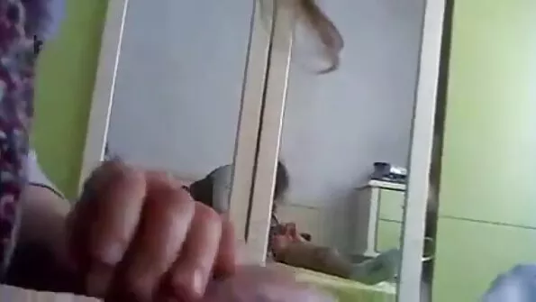 Човекът, баби порно заедно с учителя, дръпна мократа яка на Даша.