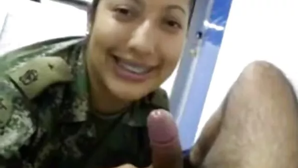 Стройната lelki sex мацка получава качествен руски анален всяка сутрин.