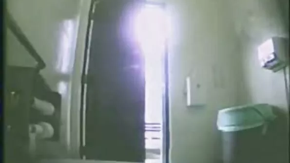 Момиче по потник с порно със бабички напомпано дупе разтваря крака пред гаджето си.
