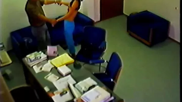 Спокоен секс на дивана с Анди Дарлинг в бабички порно един следпразничен ден.