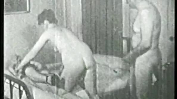 Стриптийзьорката Ума Джоли направи stari babi sex секс с Кеш на брата на приятелката на Леви.